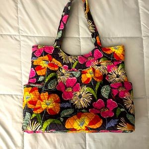 Vera Bradley Zippered Tote. Jazzy Bloom